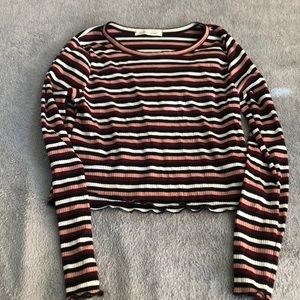 Cropped long sleeve top